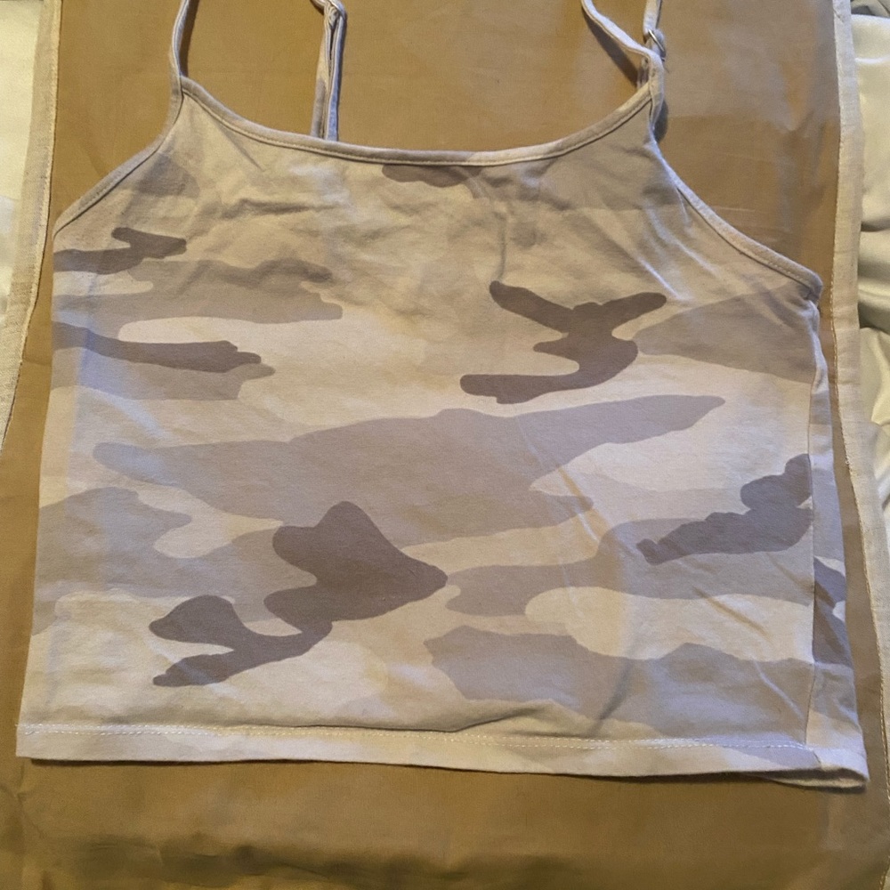 American eagle cropped camo tank